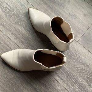 Universal thread boots